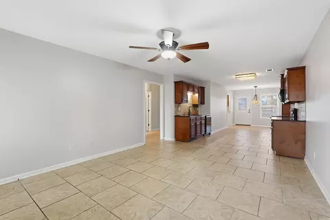 Living - 29 Mcclellan Dr, Cabot, AR 72023 photo 2 of 5