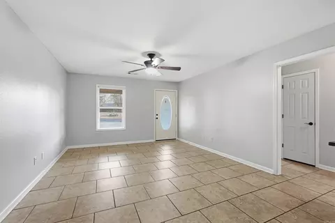 Living - 29 Mcclellan Dr, Cabot, AR 72023 photo 4 of 5