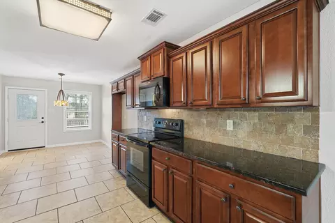 Kitchen - 29 Mcclellan Dr, Cabot, AR 72023 photo 2 of 3