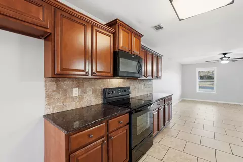 Kitchen - 29 Mcclellan Dr, Cabot, AR 72023 photo 3 of 3