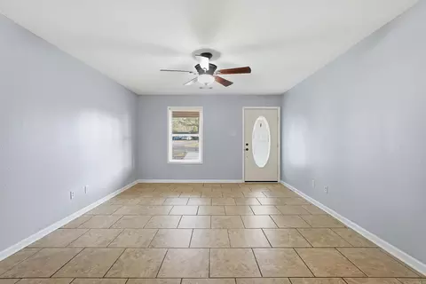 Living - 29 Mcclellan Dr, Cabot, AR 72023 photo 3 of 5