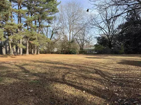 Exterior - 5611 Oakridge Dr, Pine Bluff, AR 71603 photo 5 of 9