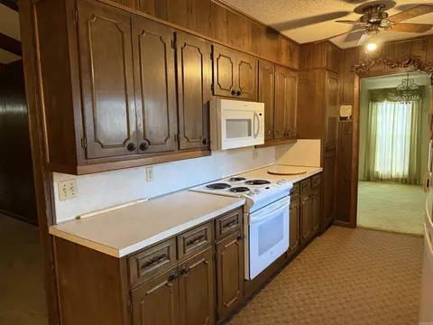 Kitchen - 5611 Oakridge Dr, Pine Bluff, AR 71603 photo 1 of 4