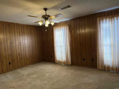 Living - 5611 Oakridge Dr, Pine Bluff, AR 71603 photo 4 of 6
