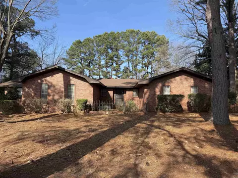 Exterior - 5611 Oakridge Dr, Pine Bluff, AR 71603 photo 1 of 9