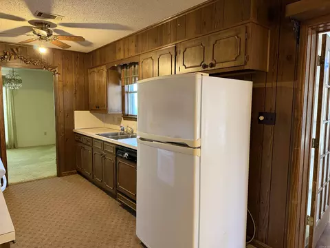 Kitchen - 5611 Oakridge Dr, Pine Bluff, AR 71603 photo 2 of 4