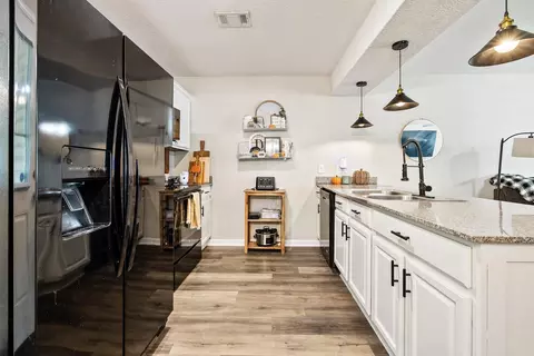 Kitchen - 1164 Tulip St, Haskell, AR 72015 photo 2 of 3