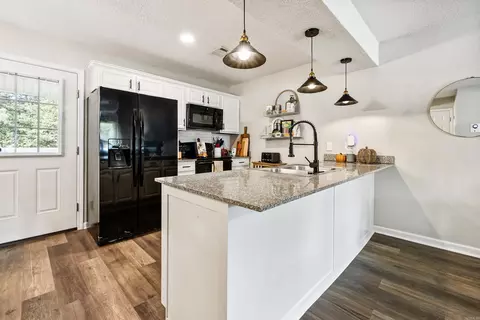 Kitchen - 1164 Tulip St, Haskell, AR 72015 photo 1 of 3
