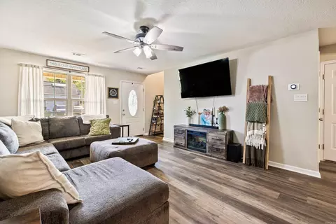 Living - 1164 Tulip St, Haskell, AR 72015 photo 2 of 2
