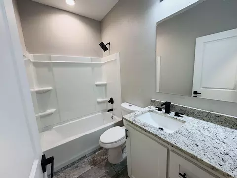 Bath - 519 Crepe Myrtle Loop, Cabot, AR 72023 photo 3 of 3