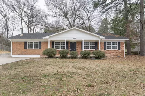 1702 Lynnwood Dr, Benton, AR 72015