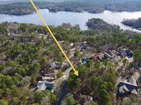 4 Hanares Ln, Hot Springs Village, AR 71909