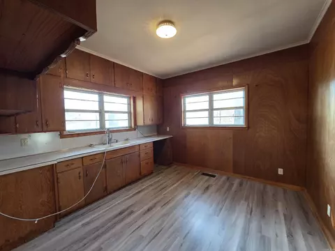Kitchen - 6824 Nevins Rd, Pine Bluff, AR 71603 photo 2 of 2