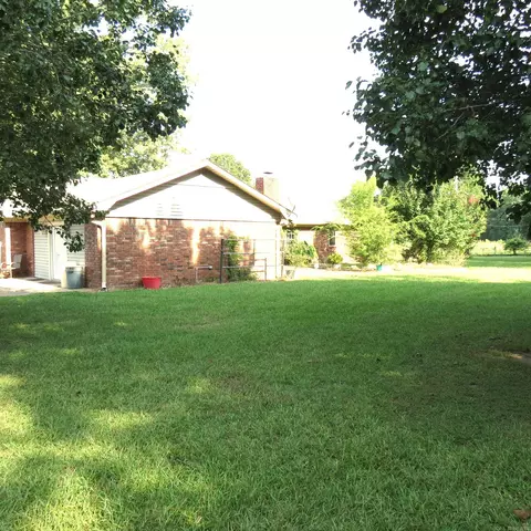 Exterior - 9201 Old Warren Rd, Pine Bluff, AR 71603 photo 4 of 20