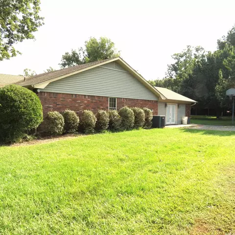 Exterior - 9201 Old Warren Rd, Pine Bluff, AR 71603 photo 6 of 20