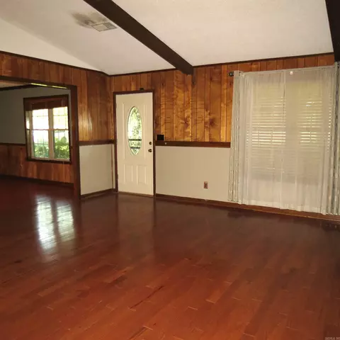 Living - 9201 Old Warren Rd, Pine Bluff, AR 71603 photo 2 of 2