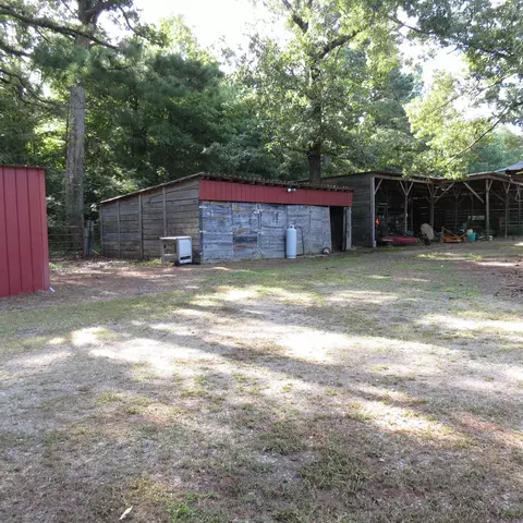Exterior - 9201 Old Warren Rd, Pine Bluff, AR 71603 photo 16 of 20