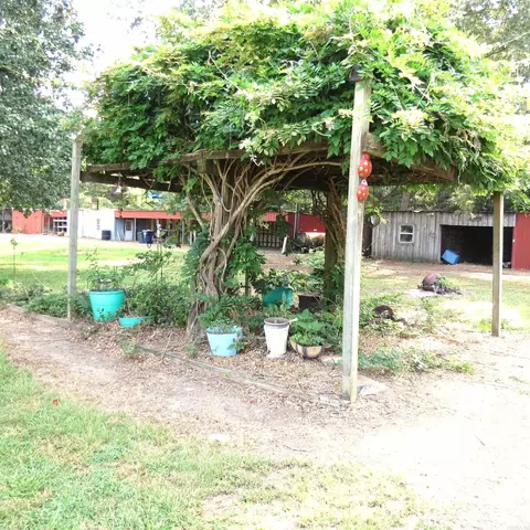 Exterior - 9201 Old Warren Rd, Pine Bluff, AR 71603 photo 8 of 20
