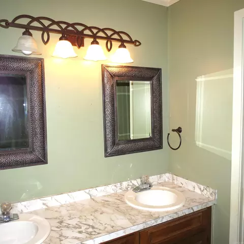 Bath - 9201 Old Warren Rd, Pine Bluff, AR 71603 photo 1 of 5