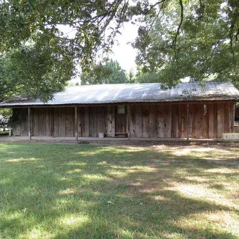 Exterior - 9201 Old Warren Rd, Pine Bluff, AR 71603 photo 11 of 20