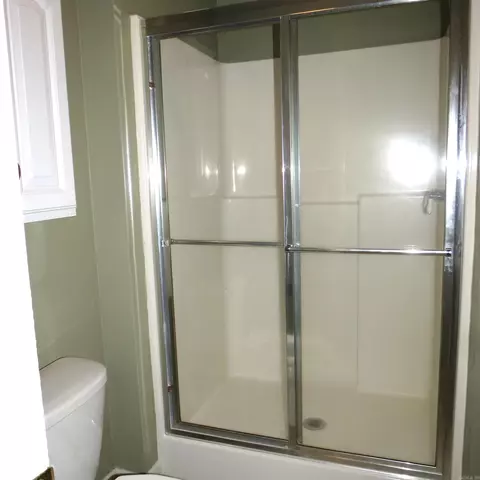 Bath - 9201 Old Warren Rd, Pine Bluff, AR 71603 photo 2 of 5