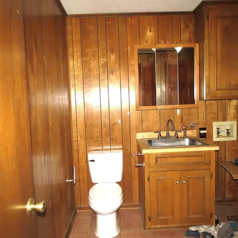 Bath - 9201 Old Warren Rd, Pine Bluff, AR 71603 photo 5 of 5