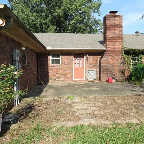 Exterior - 9201 Old Warren Rd, Pine Bluff, AR 71603 photo 5 of 20