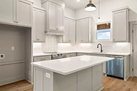 Kitchen - 207 Michelle Dr, Beebe, AR 72012 photo 2 of 6