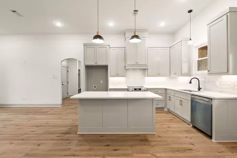 Kitchen - 207 Michelle Dr, Beebe, AR 72012 photo 1 of 6