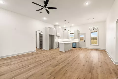 Living - 207 Michelle Dr, Beebe, AR 72012 photo 1 of 4