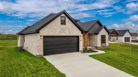 Exterior - 207 Michelle Dr, Beebe, AR 72012 photo 4 of 11