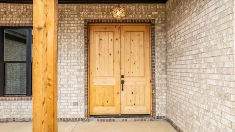Entry Way - 207 Michelle Dr, Beebe, AR 72012 photo 1 of 4