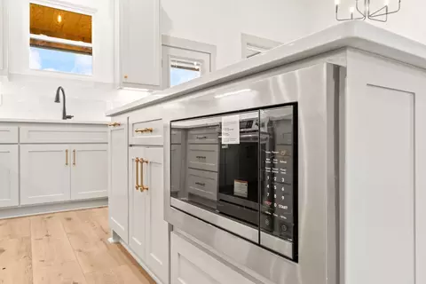 Kitchen - 207 Michelle Dr, Beebe, AR 72012 photo 5 of 6