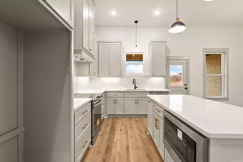 Kitchen - 207 Michelle Dr, Beebe, AR 72012 photo 6 of 6