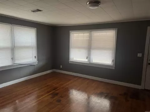 Living - 3703 Petty Rd, Pine Bluff, AR 71603 photo 2 of 4