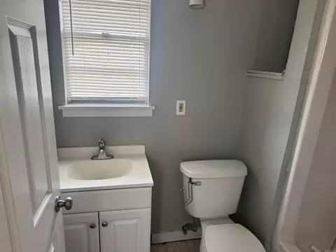 Bath - 105 W 37th, Pine Bluff, AR 71603 photo 2 of 3
