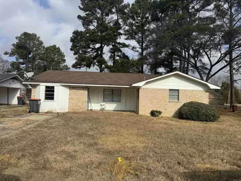 105 W 37th, Pine Bluff, AR 71603