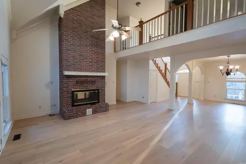 Living - 2550 Smith Ford Rd, Benton, AR 72019 photo 2 of 5