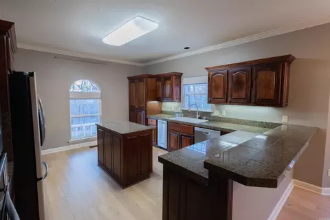 Kitchen - 2550 Smith Ford Rd, Benton, AR 72019 photo 3 of 3