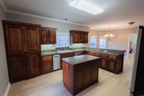 Kitchen - 2550 Smith Ford Rd, Benton, AR 72019 photo 1 of 3