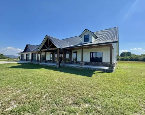 1656 Airport Dr, Mountain View, AR 72560