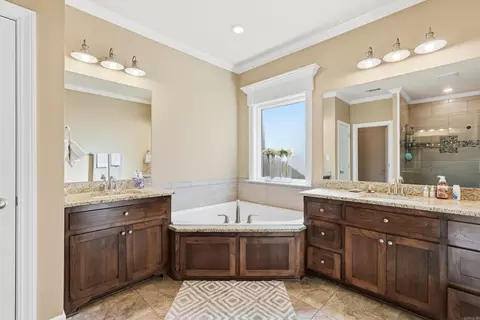 Bath - 2406 Aberdeen Dr, Bryant, AR 72019 photo 3 of 8