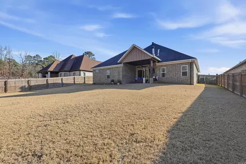 Exterior - 2406 Aberdeen Dr, Bryant, AR 72019 photo 7 of 8