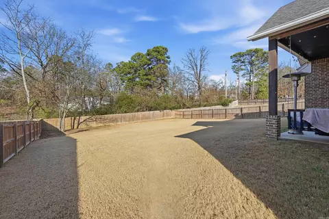 Exterior - 2406 Aberdeen Dr, Bryant, AR 72019 photo 5 of 8