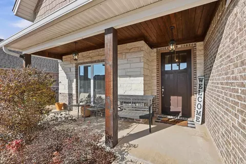 Exterior - 2406 Aberdeen Dr, Bryant, AR 72019 photo 3 of 8