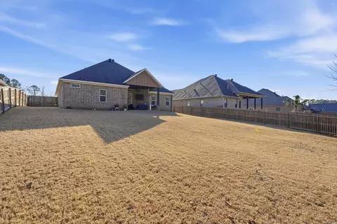 Exterior - 2406 Aberdeen Dr, Bryant, AR 72019 photo 6 of 8
