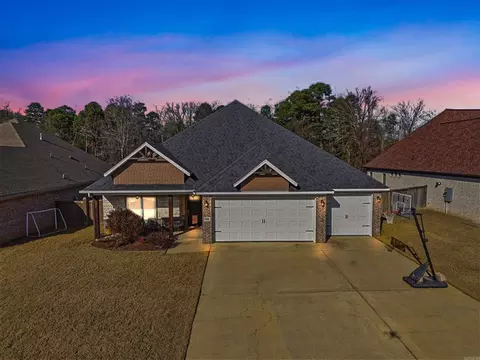 Exterior - 2406 Aberdeen Dr, Bryant, AR 72019 photo 1 of 8