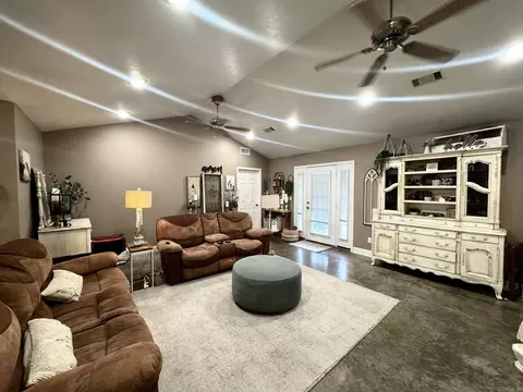 656 Pitard Loop, Mountain View, AR 72560 photo 4