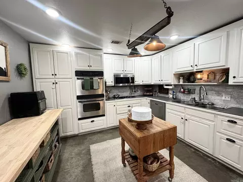 656 Pitard Loop, Mountain View, AR 72560 photo 8