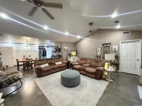 656 Pitard Loop, Mountain View, AR 72560 photo 2